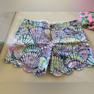 Lilly Pulitzer Pastel Shell-Print Scalloped Hem Shorts